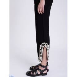 Pantalón bordado con relieve SKATÏE