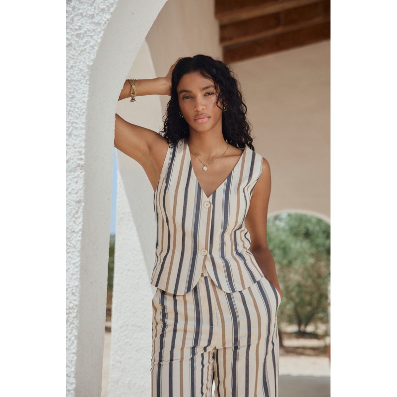 CHALECO ESCOTE PICO CON DOS BOTONES Mus&Bombon 84,95 €